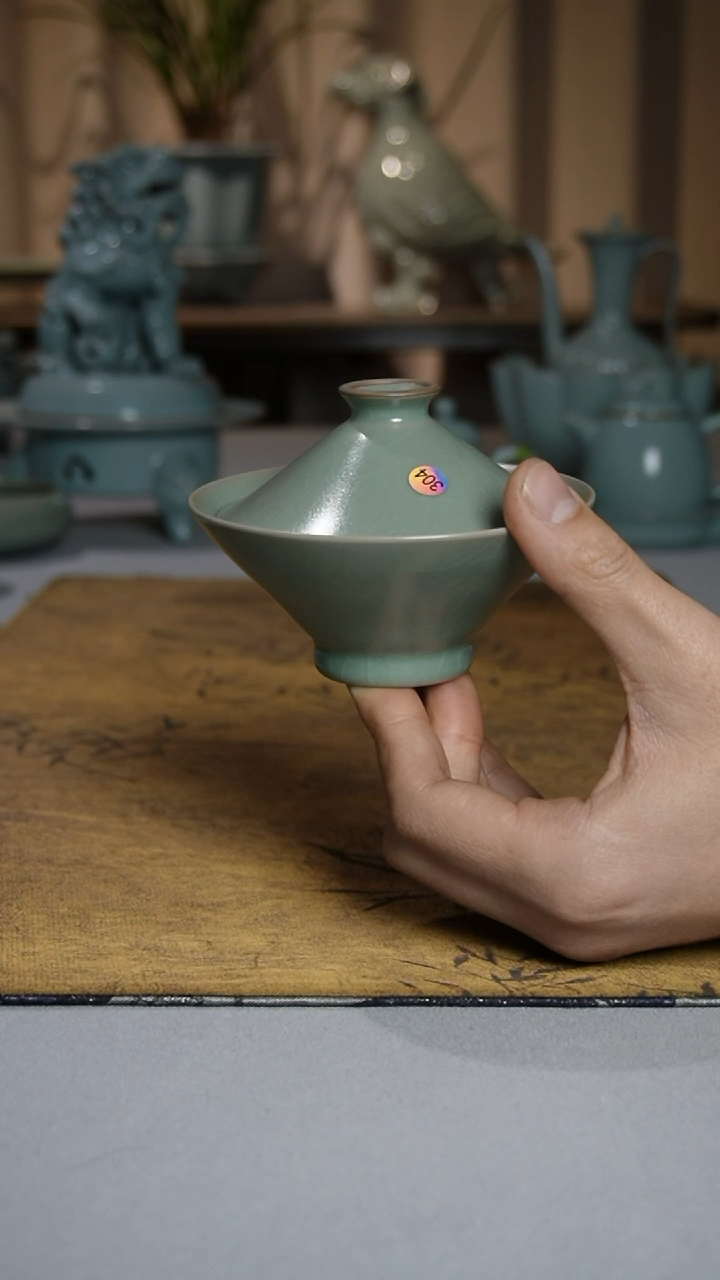 瓷二才盖碗·········