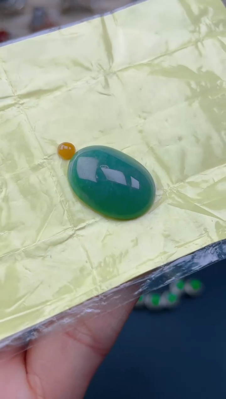 裸石翡翠天然翡翠蛋面50