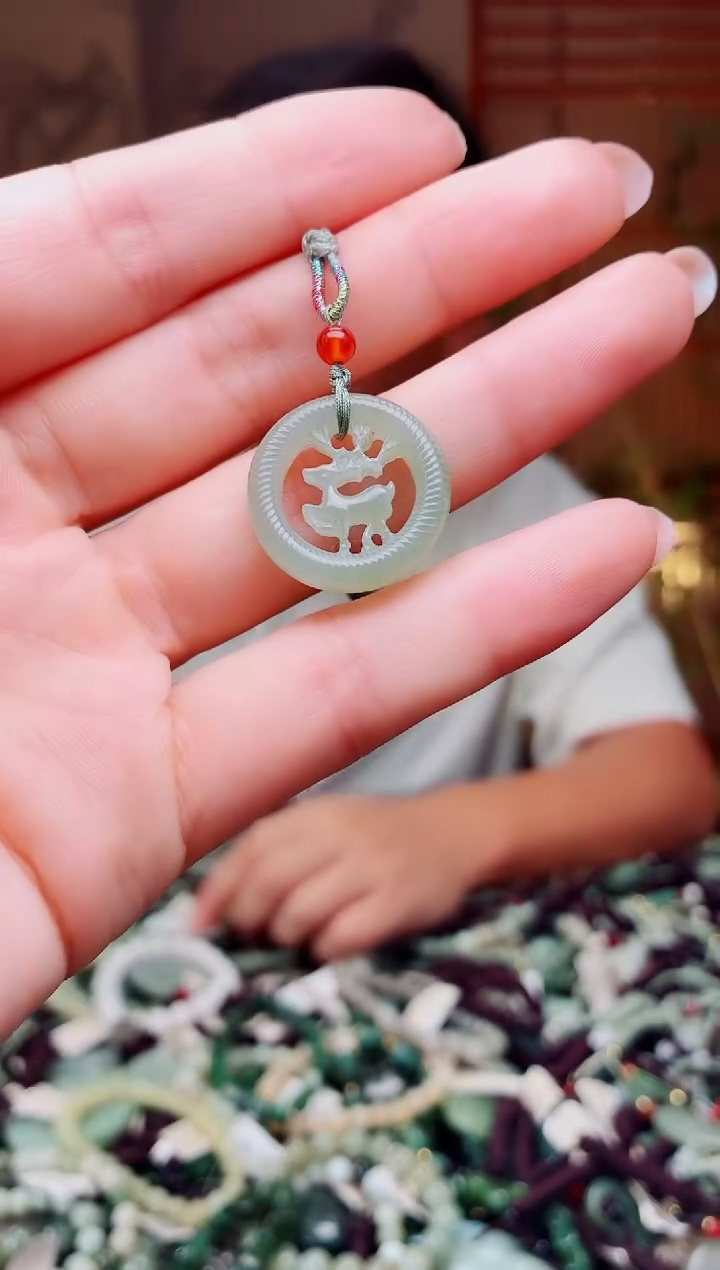 颈饰未镶嵌和田玉多样性发货，拍一发一