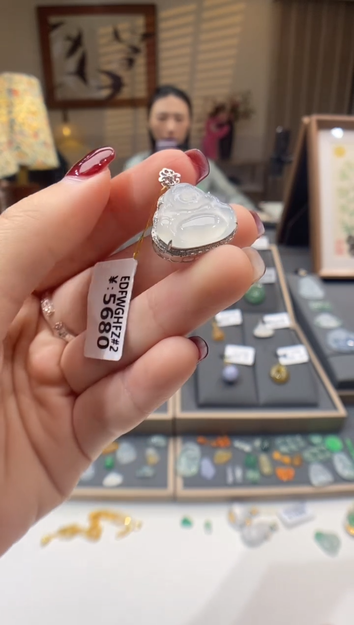 【闪购商品】翡翠颈饰18K金镶嵌佛公