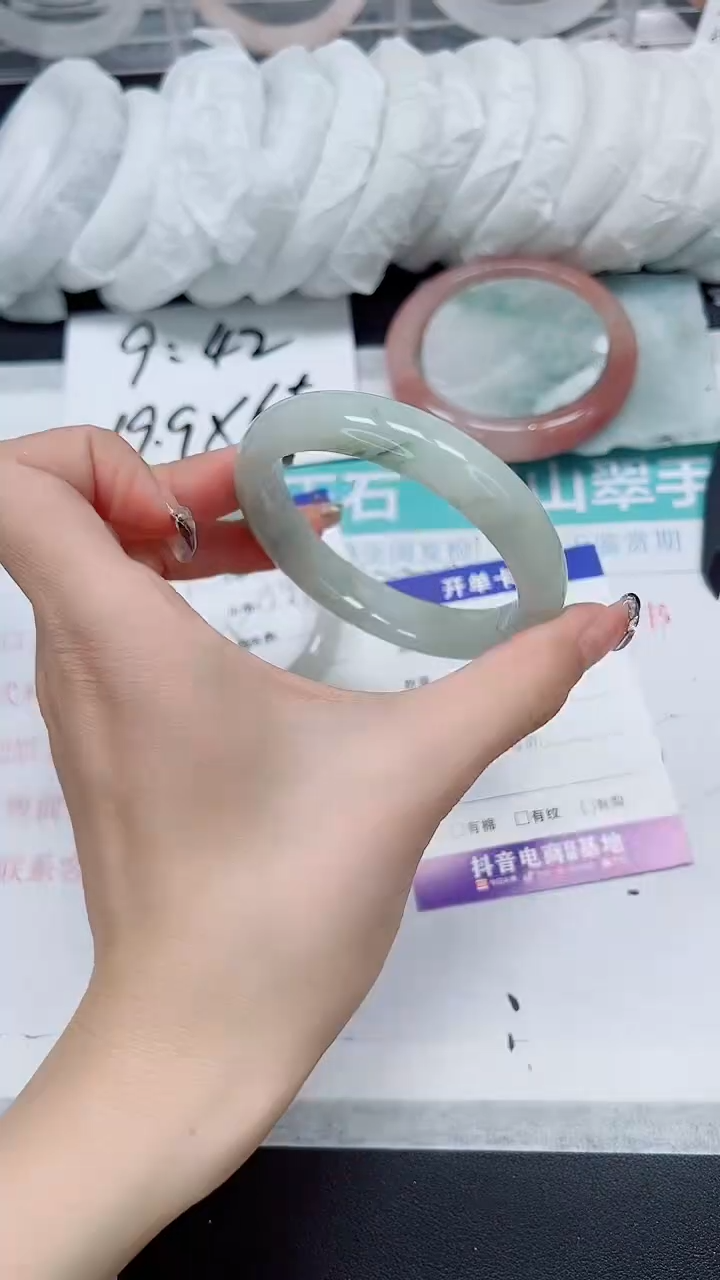 【闪购商品】石英质玉手镯未镶嵌A8-58/59