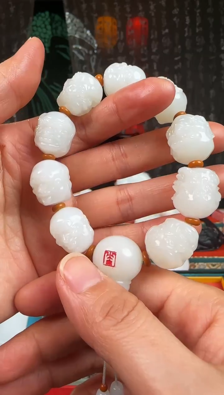 未镶嵌和田玉把件赵*襾罗汉手串