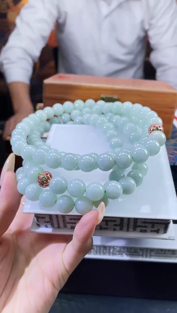 翡翠未镶嵌颈饰多样性发其一
