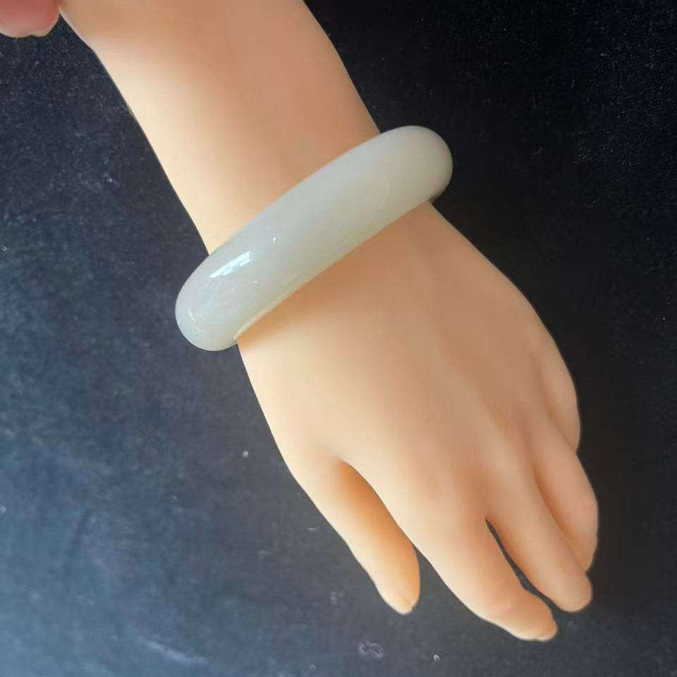 佘太翠白手镯（实物以直播间为准~图片仅供参考·私拍不发货）