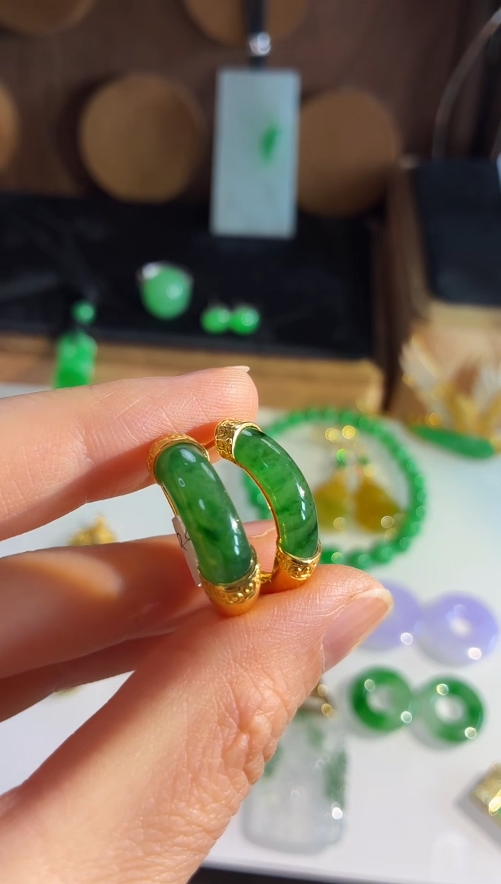 18K金镶嵌翡翠耳饰耳饰