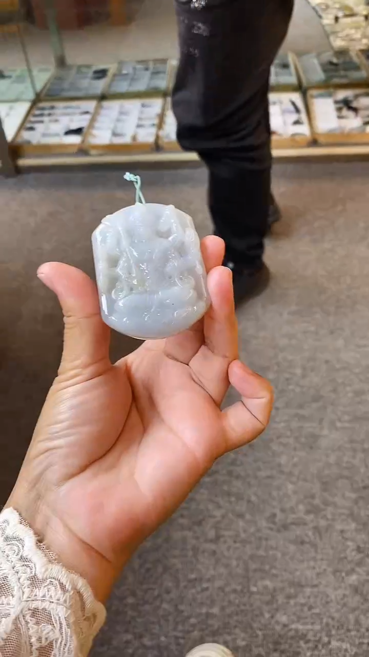 【闪购商品】翡翠颈饰未镶嵌挂件