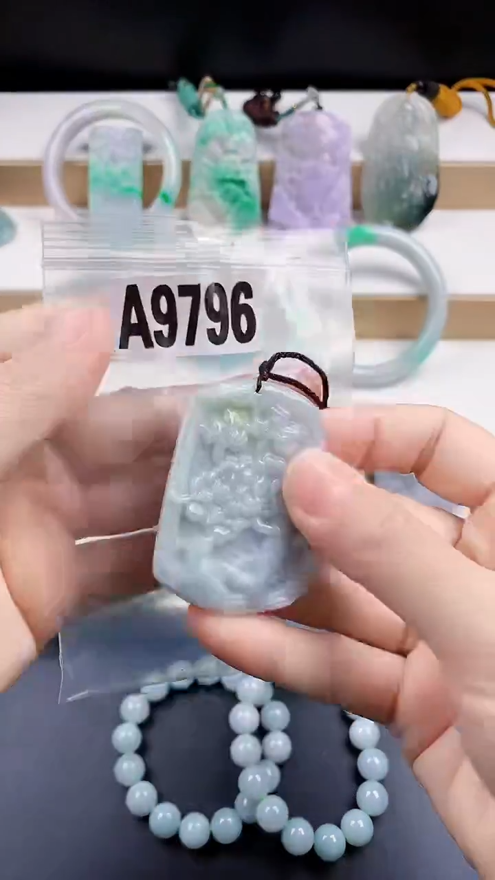 颈饰未镶嵌翡翠天然翡翠吊坠挂件