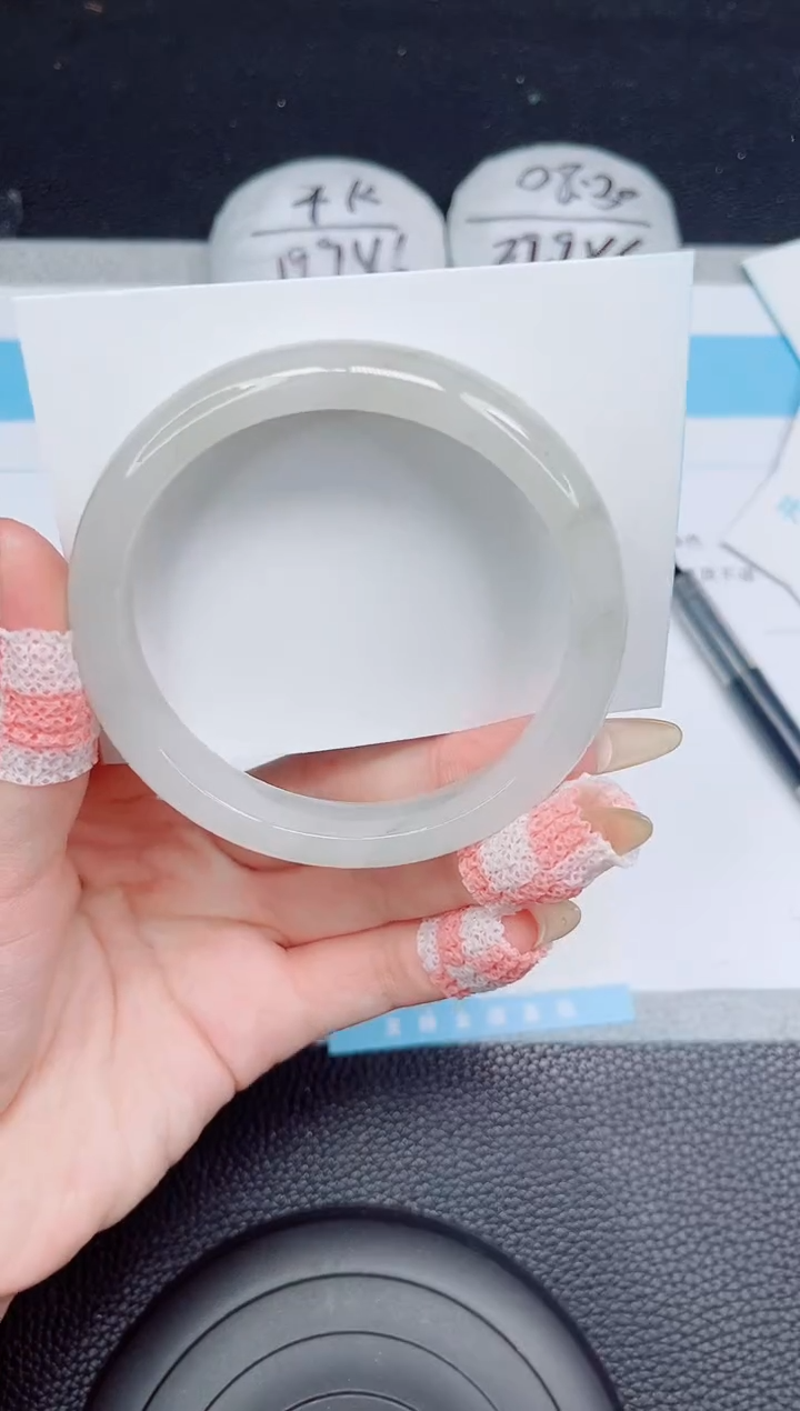 石英质玉手镯未镶嵌52-62.4