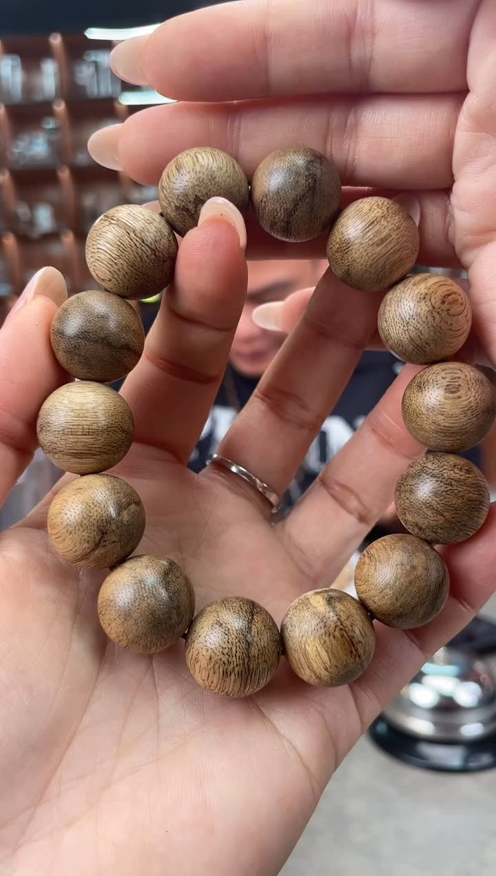 【闪购商品】沉香手串77号文莱多样性发一条