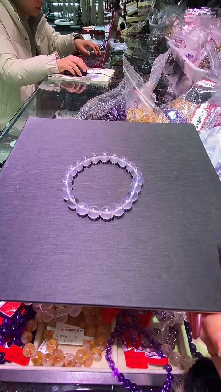 【闪购商品】水晶手串未镶嵌莫桑比克粉粉水晶手串9+