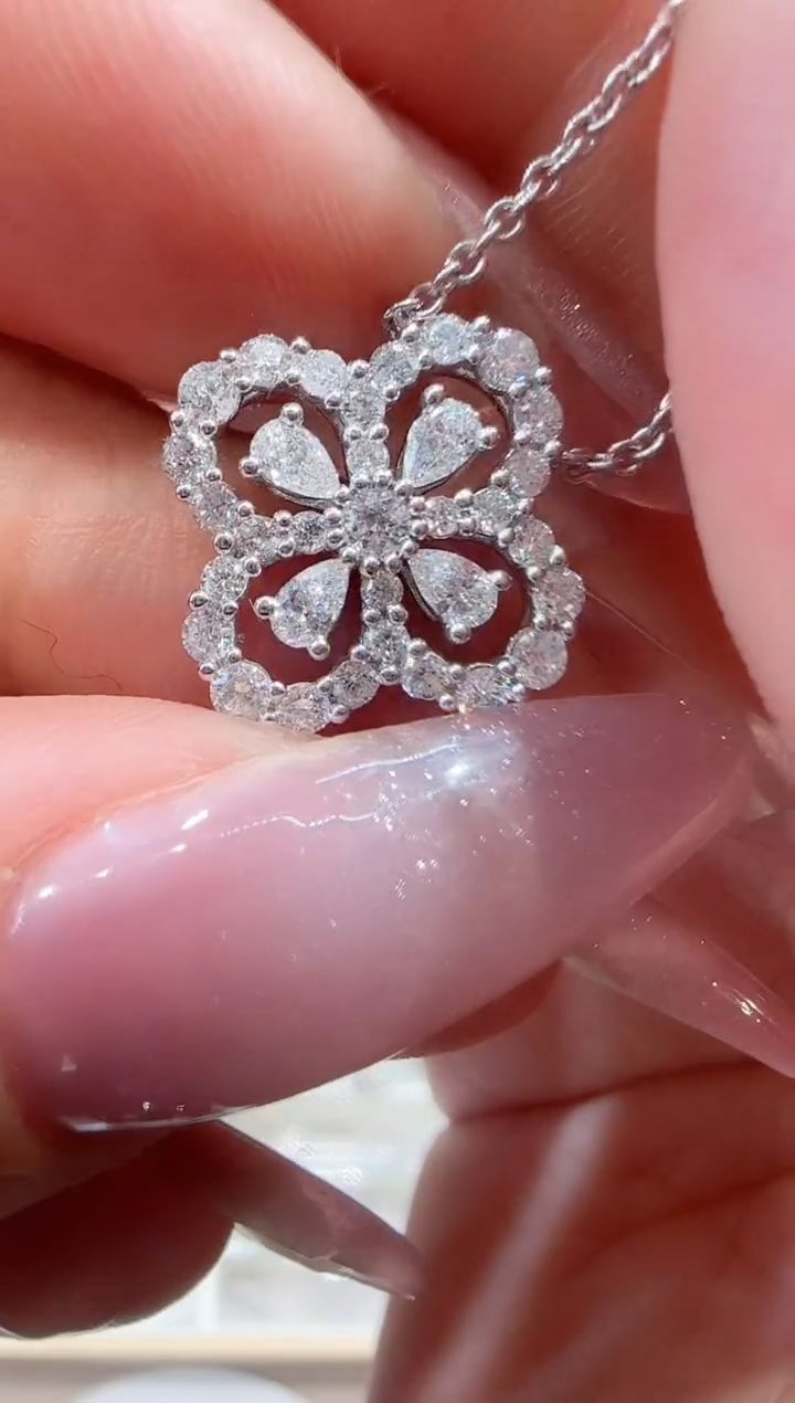 【闪购商品】钻石项链18K金镶嵌中号四叶草