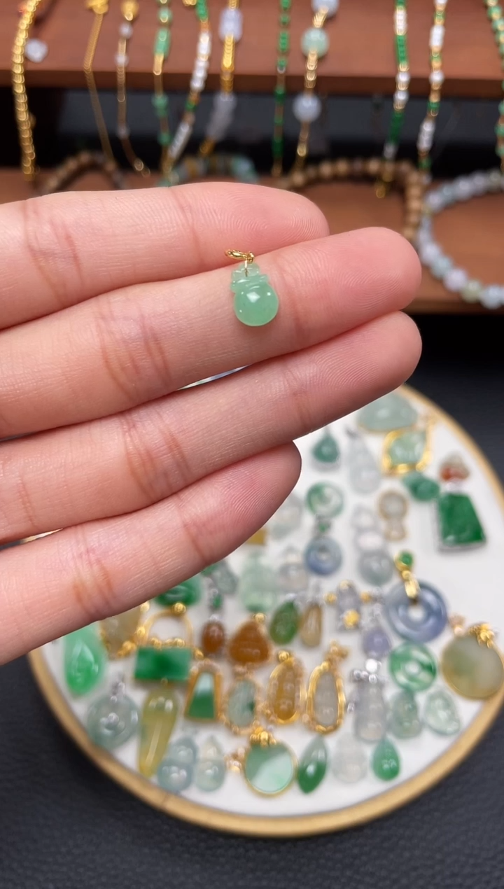 【闪购商品】翡翠吊坠(不含链)18K金镶嵌一个  JK521