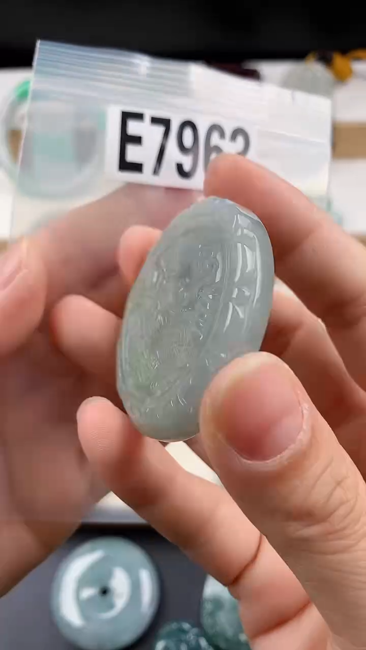 颈饰未镶嵌翡翠天然翡翠吊坠挂件