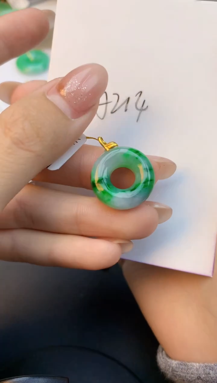 颈饰18K金镶嵌翡翠天然缅甸a货翡翠百元以上9元证书费自理