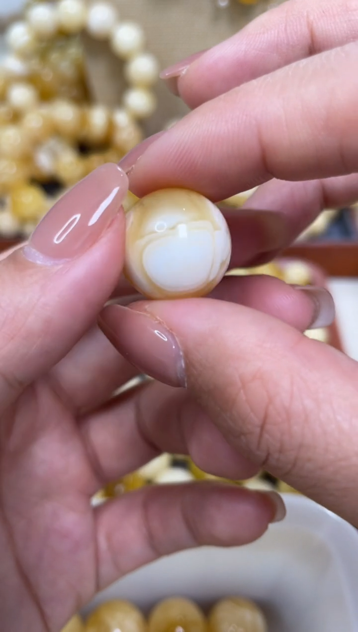【闪购商品】琥珀颈饰未镶嵌原矿俄料蜜蜡圆珠