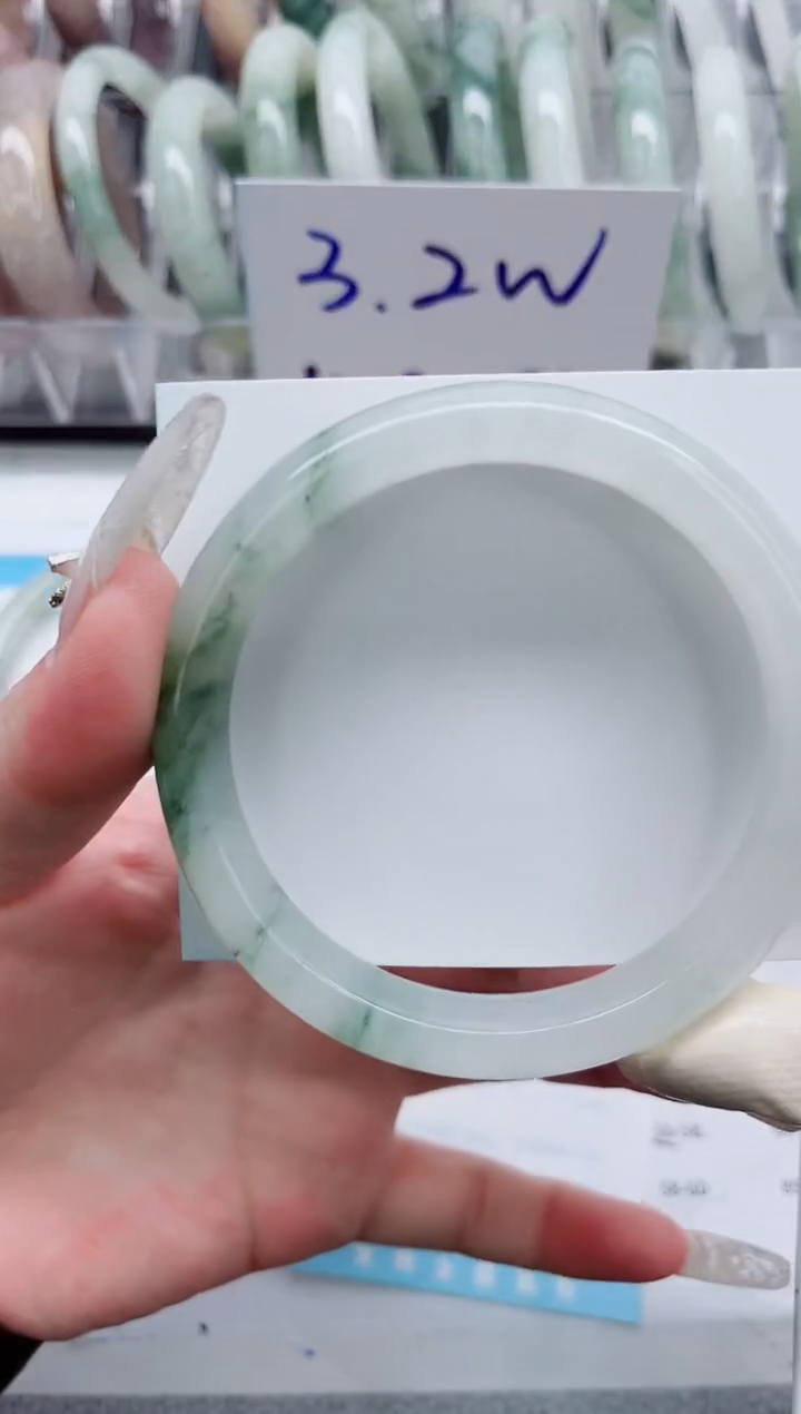 【闪购商品】石英质玉手镯未镶嵌A157-62