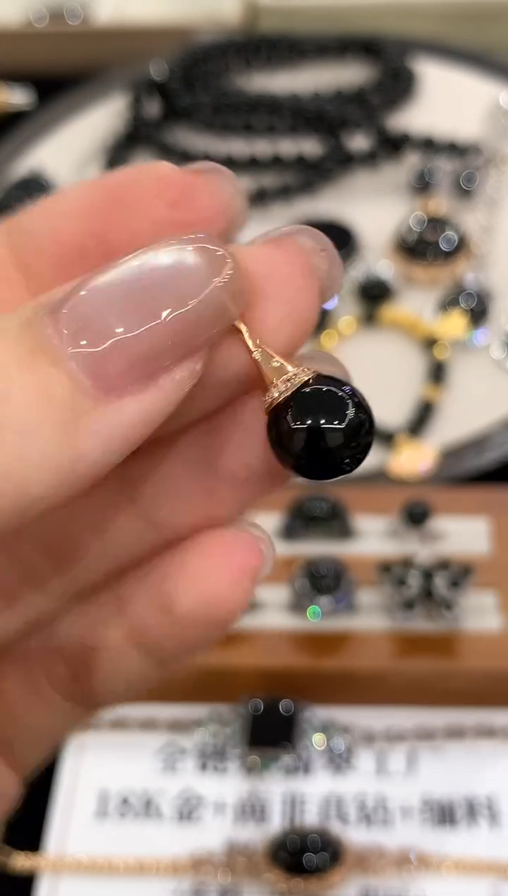 翡翠18K金镶嵌吊坠(不含链)GY多样性发其一