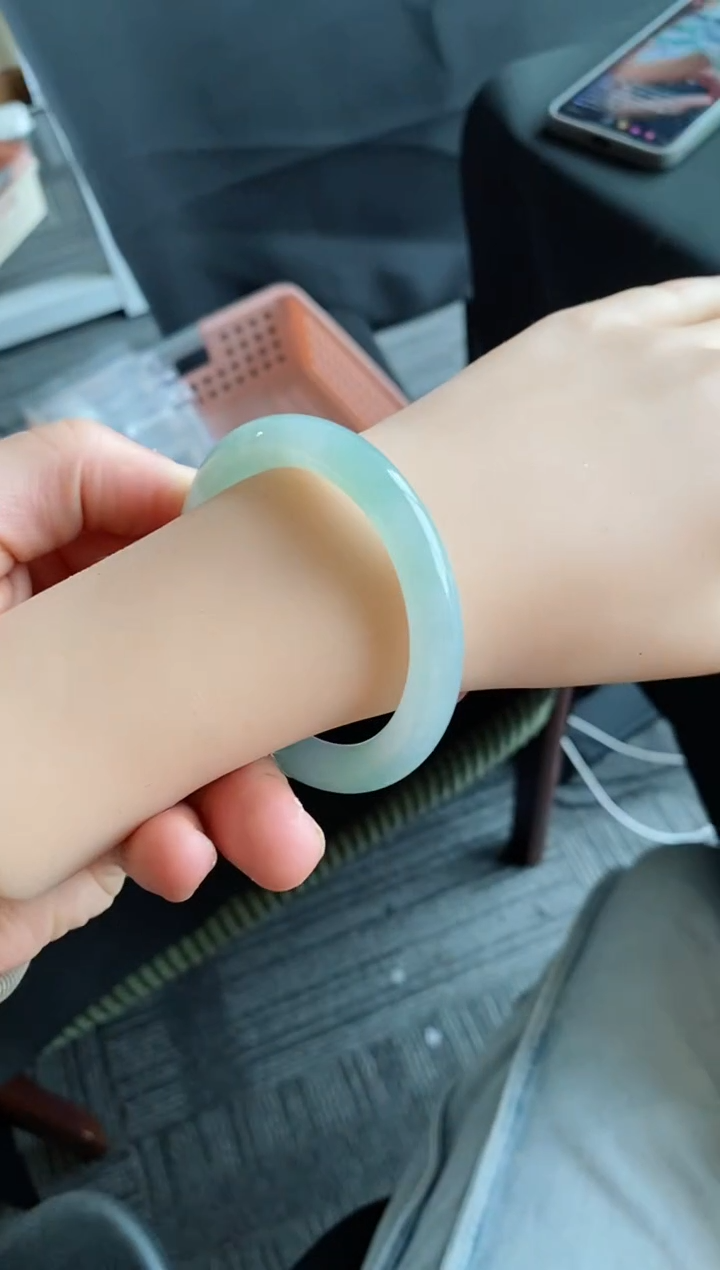 【闪购商品】翡翠手镯未镶嵌35号51.6*8.8*8.8有包容