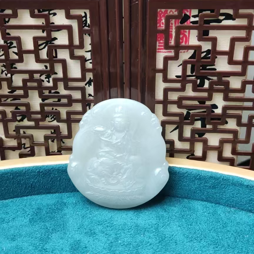 和田玉普贤菩萨吊坠（龙，蛇）