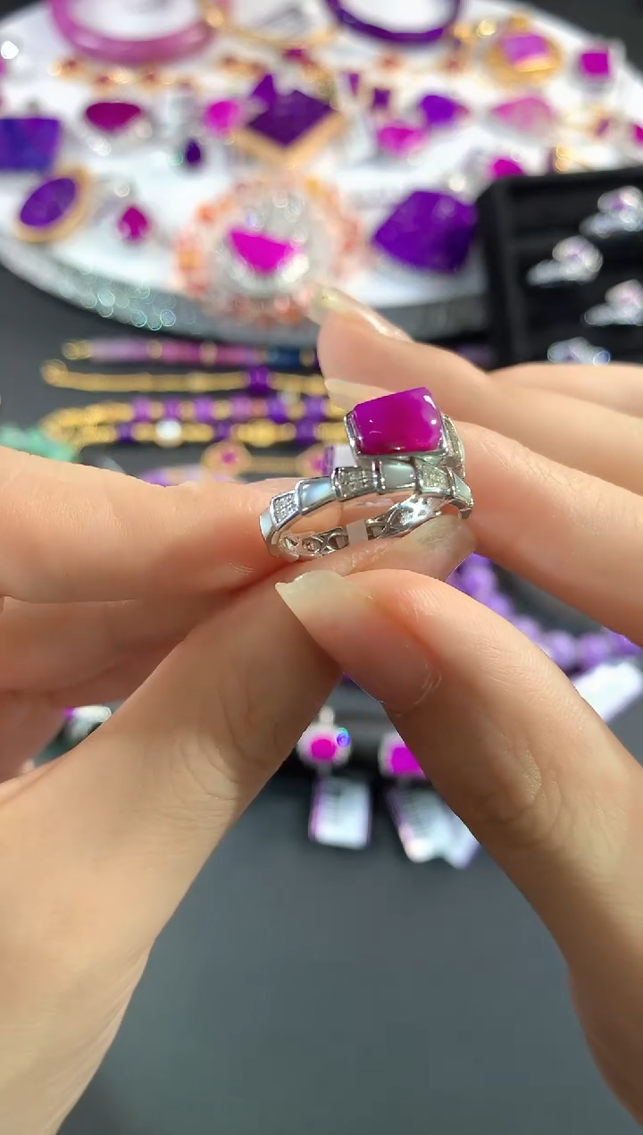 【闪购商品】苏纪石（舒俱来）.18K金镶嵌舒俱来戒指