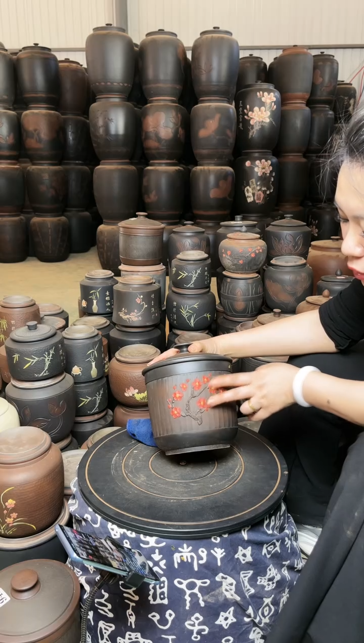 【闪购商品】壶瑕疵茶叶罐小五饼红梅 611