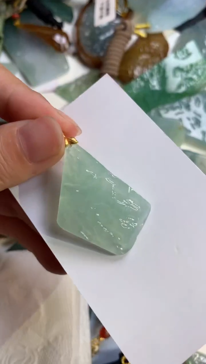 【闪购商品】翡翠颈饰18K金镶嵌吊坠