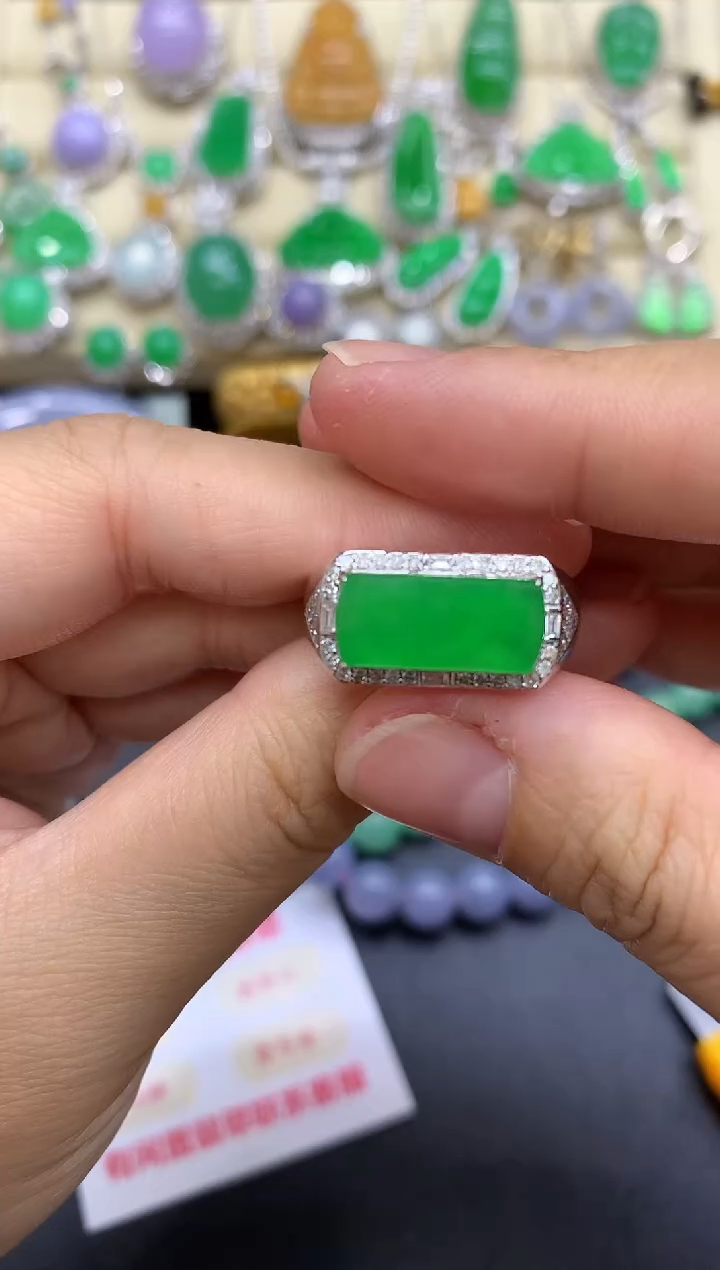 18K金镶嵌戒指翡翠419-中国好珍宝