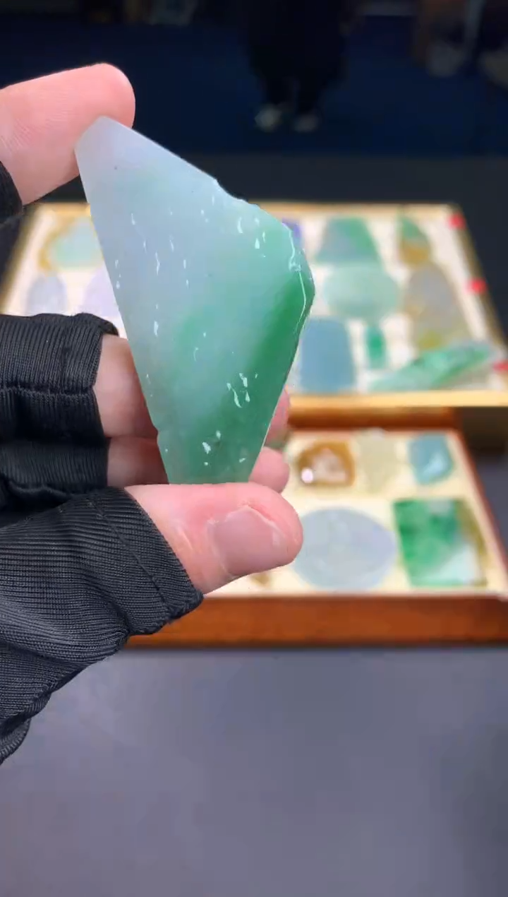 【闪购商品】定制翡翠未镶嵌        