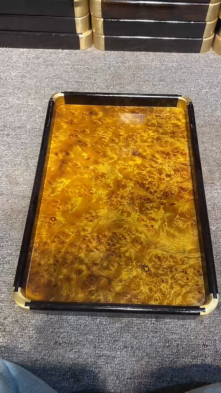 木木雕款漫***路茶盘一个