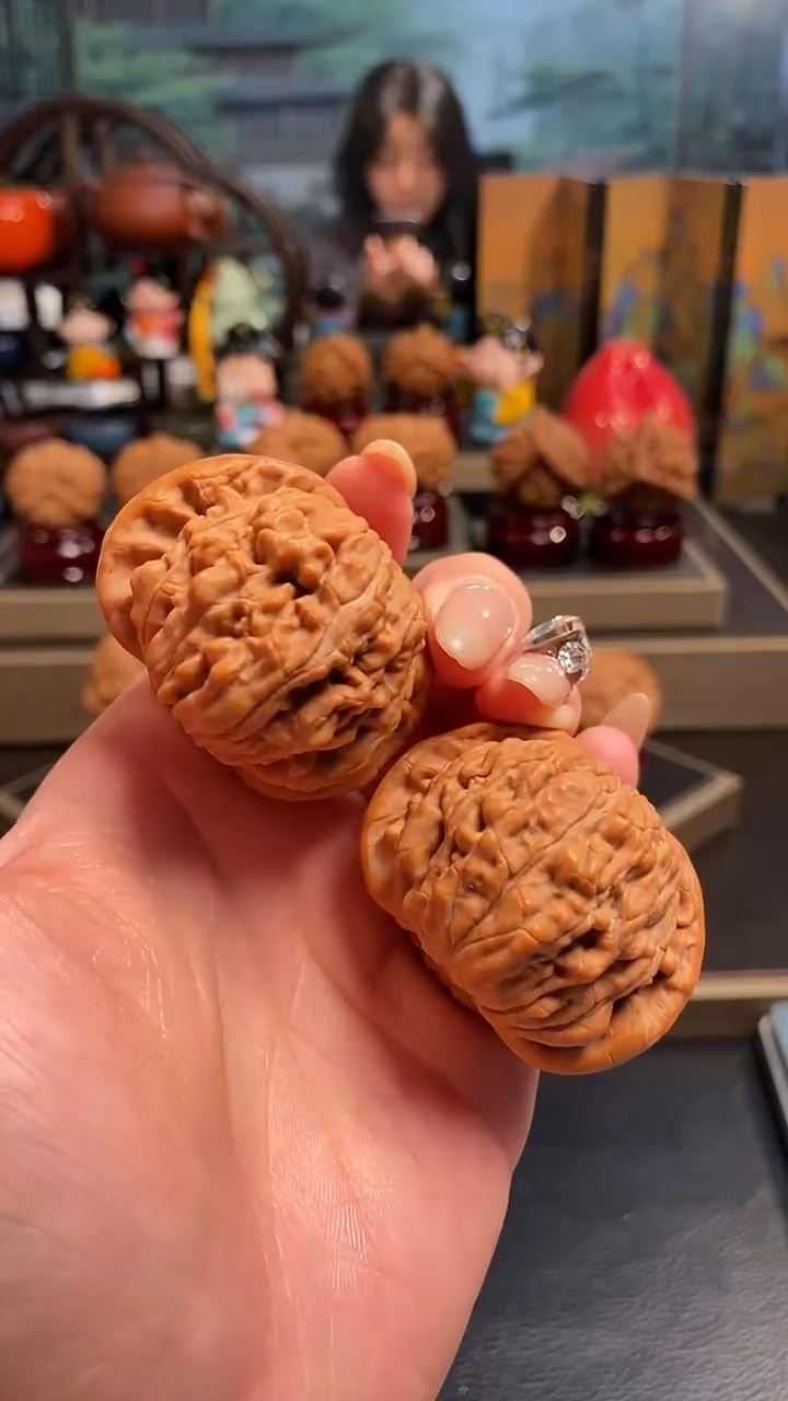 【闪购商品】文玩核桃把件H 866四座楼45尺