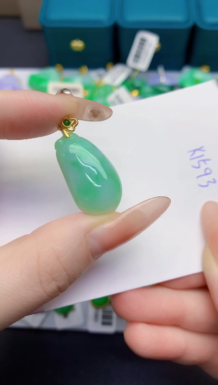颈饰未镶嵌翡翠缅甸天然翡翠A货