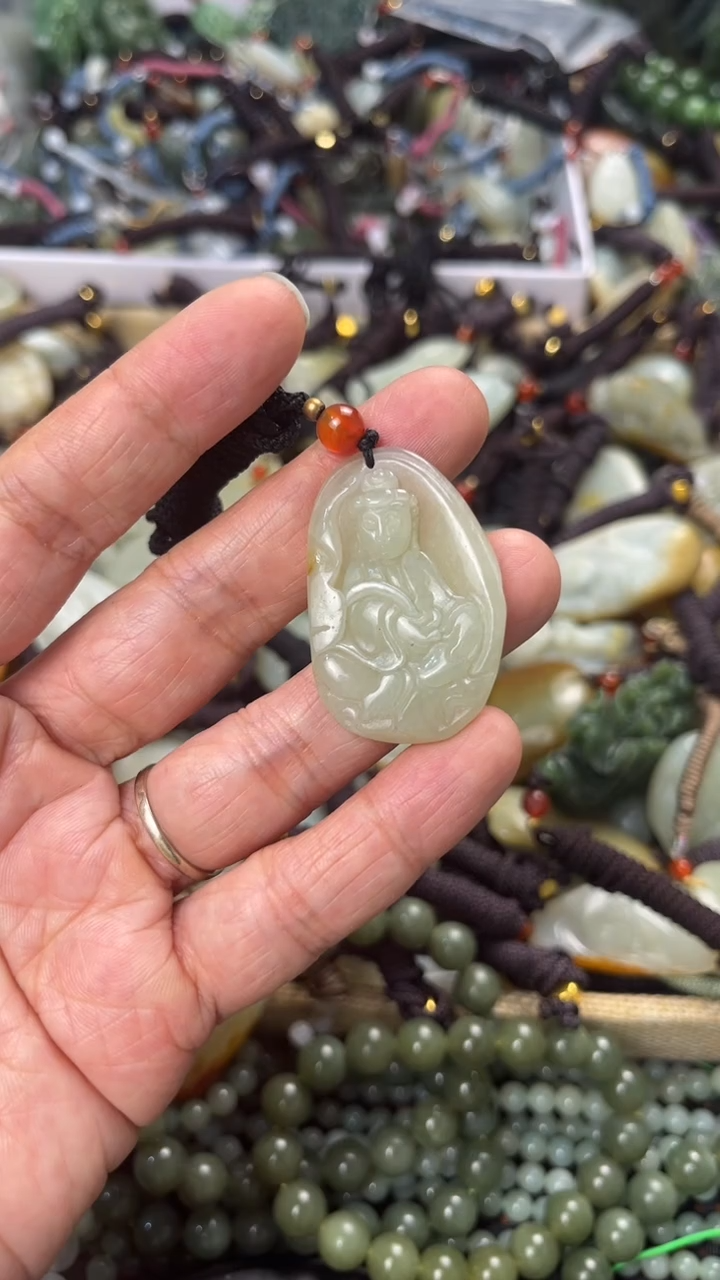 【闪购商品】和田玉颈饰未镶嵌多样性发货没有证书拍一发一有瑕