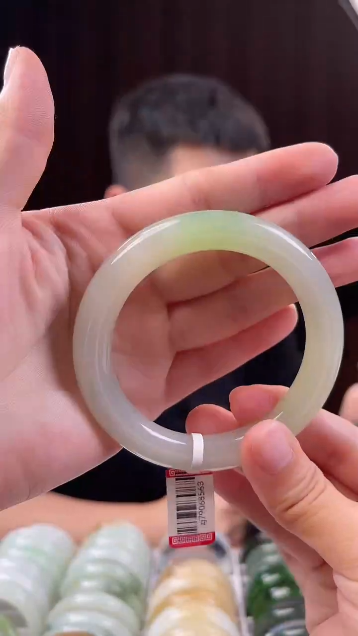 和田玉手镯未镶嵌57圈口8563