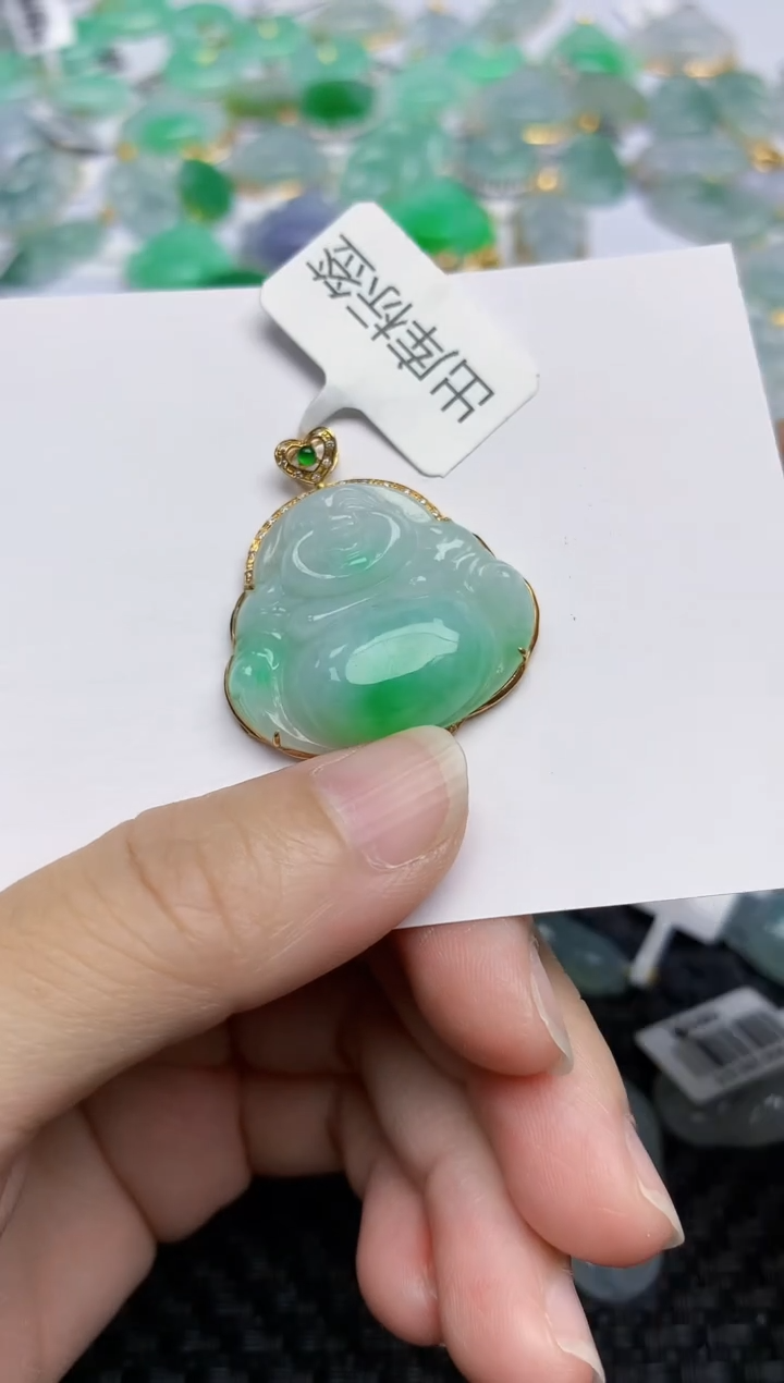 翡翠18K金镶嵌颈饰天然翡翠A货