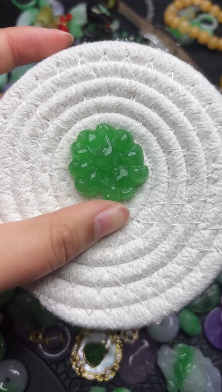 颈饰未镶嵌翡翠缅甸翡翠吊坠