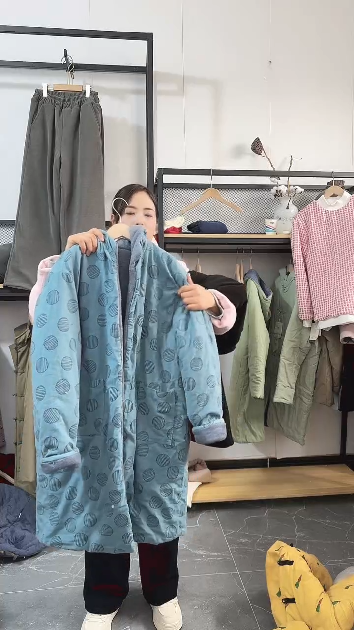 蓝色大圆点长款棉花有，均码