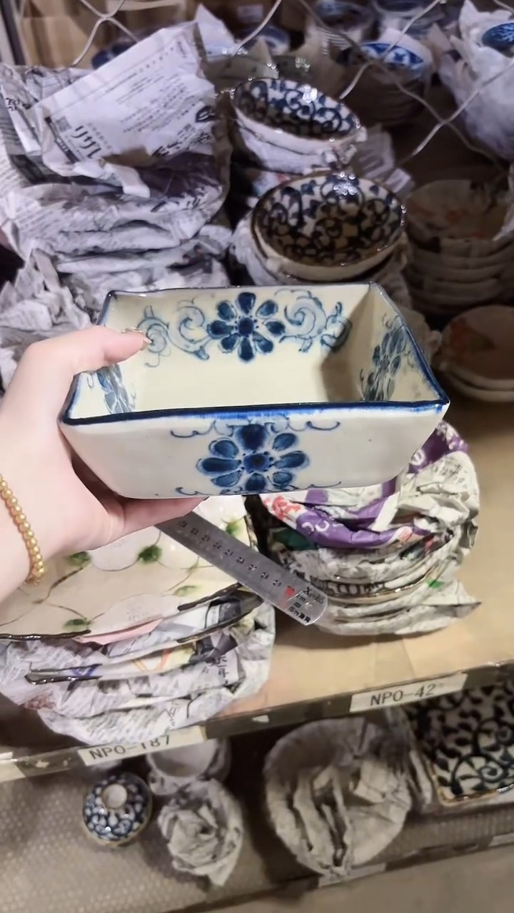 陶瓷四方花纹四方钵进口一个