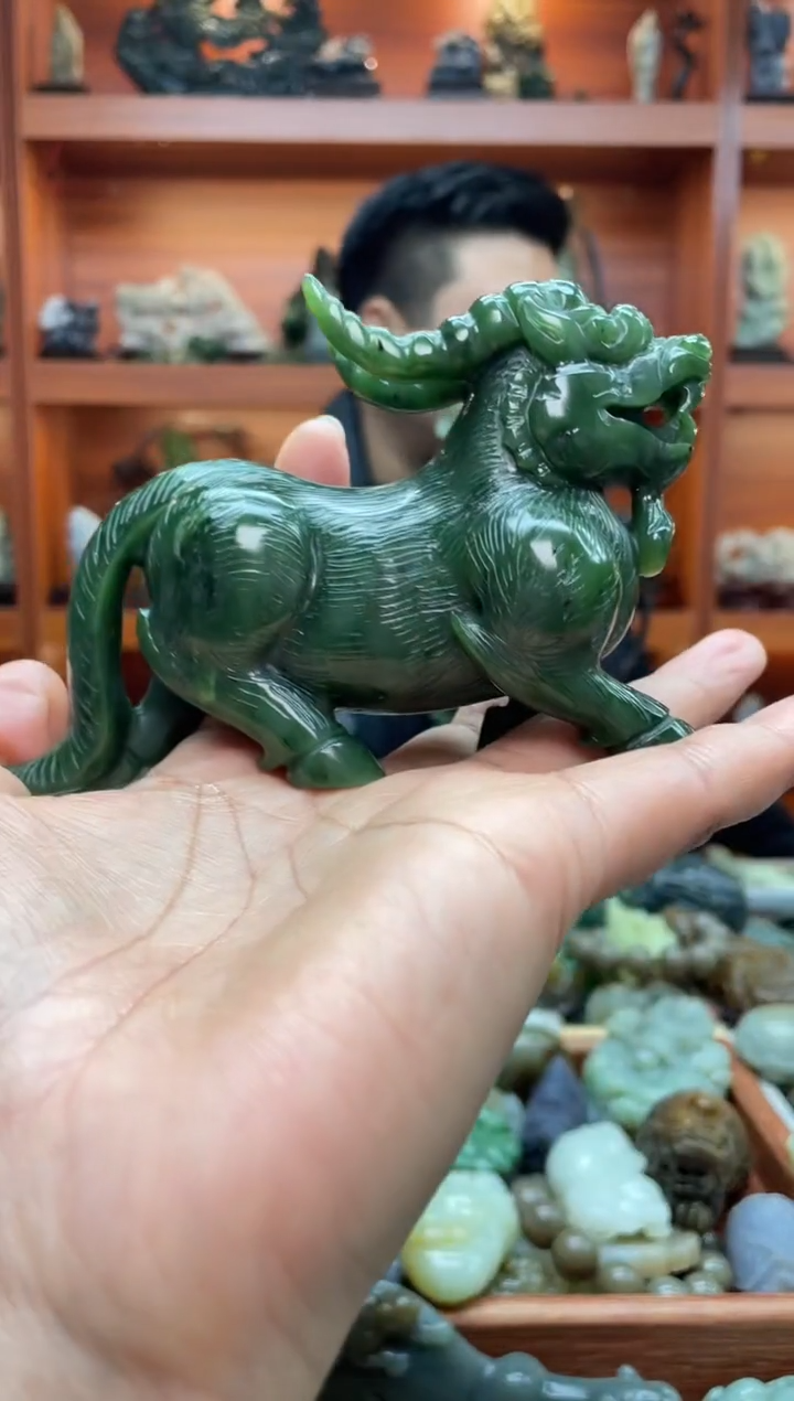 未镶嵌和田玉摆件1