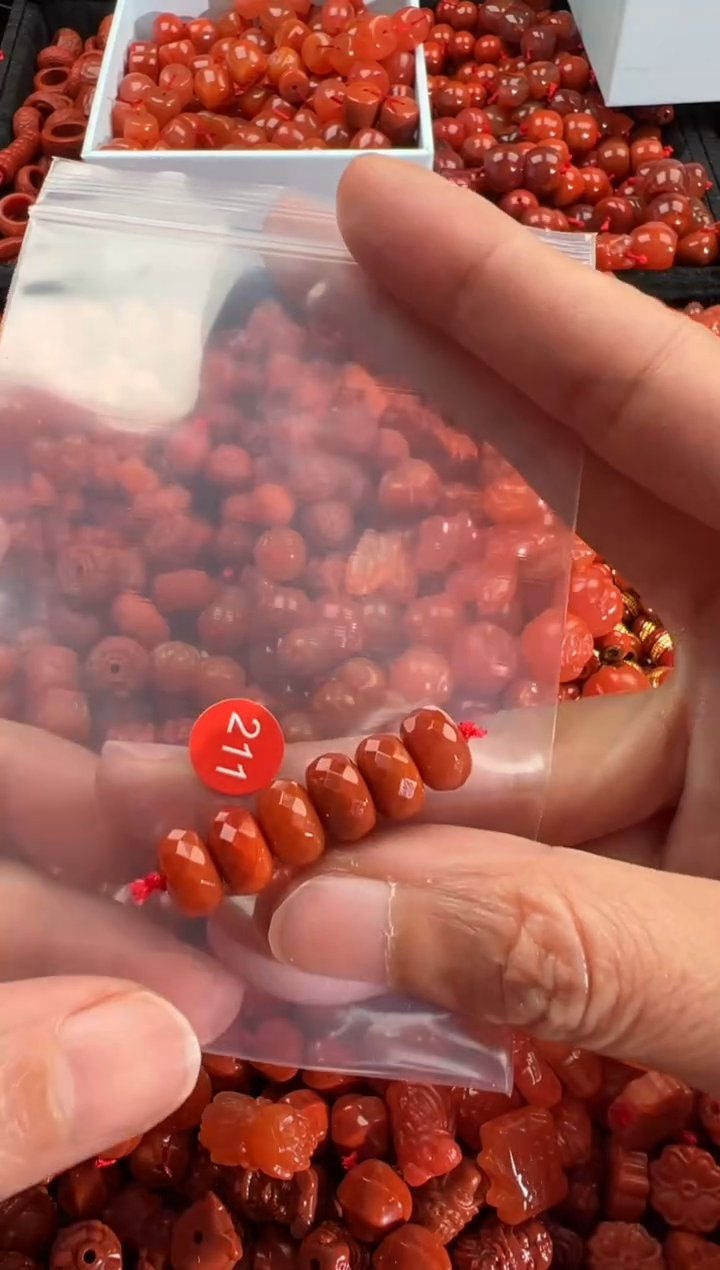 【闪购商品】南红玛瑙颈饰合金1