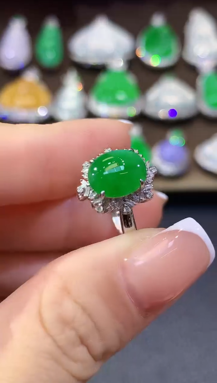 18K金镶嵌戒指翡翠A124