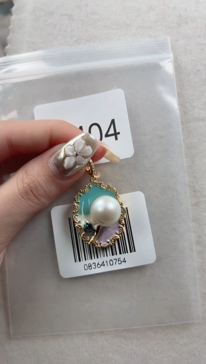 银S925镶嵌吊坠海水珍珠Q404