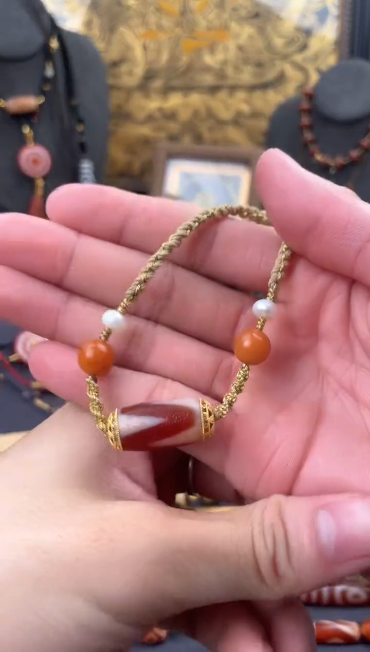 【闪购商品】玛瑙/玉髓18K金镶嵌颈饰18k美泓红肉虎牙锁骨链