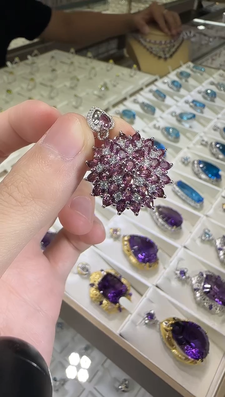 颈饰银S925镶嵌石榴石繁花吊坠