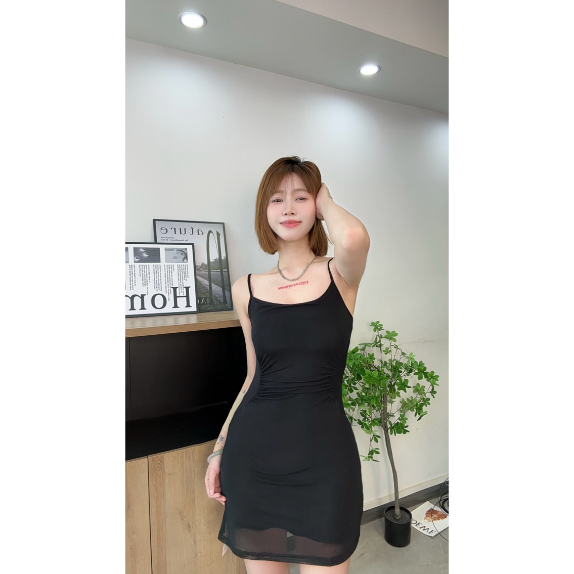 【现货】新款显瘦短裙2025夏季度假风显白减龄短裙温柔气质打底收腰