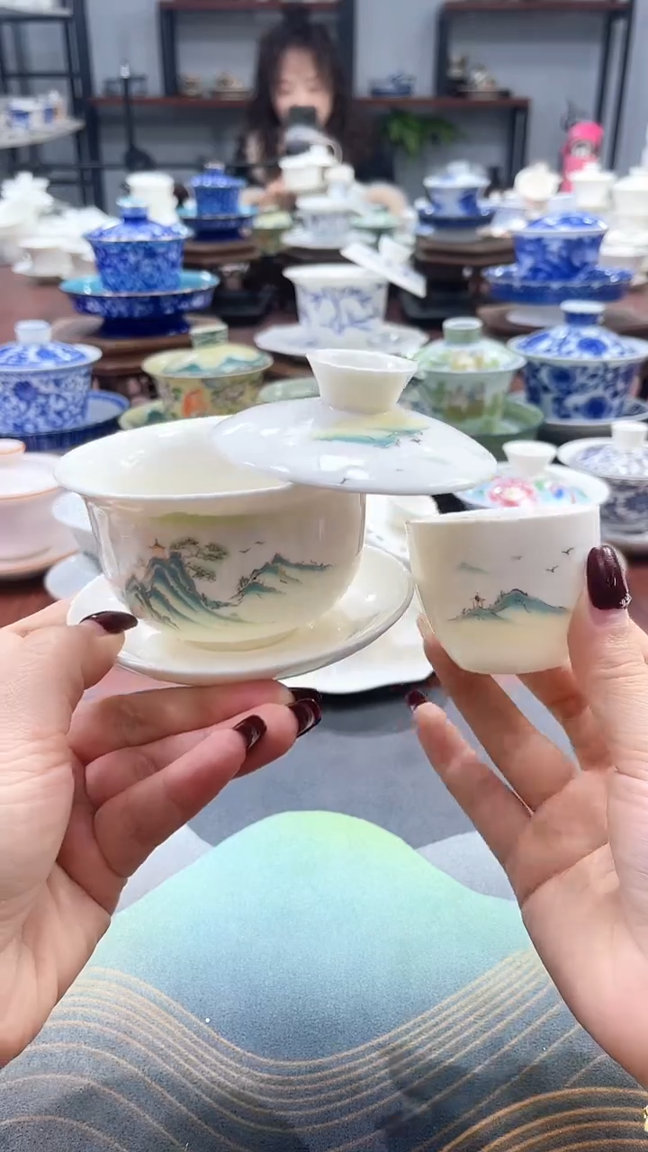 【闪购商品】小号元宝绿山水悬停盖碗+1杯