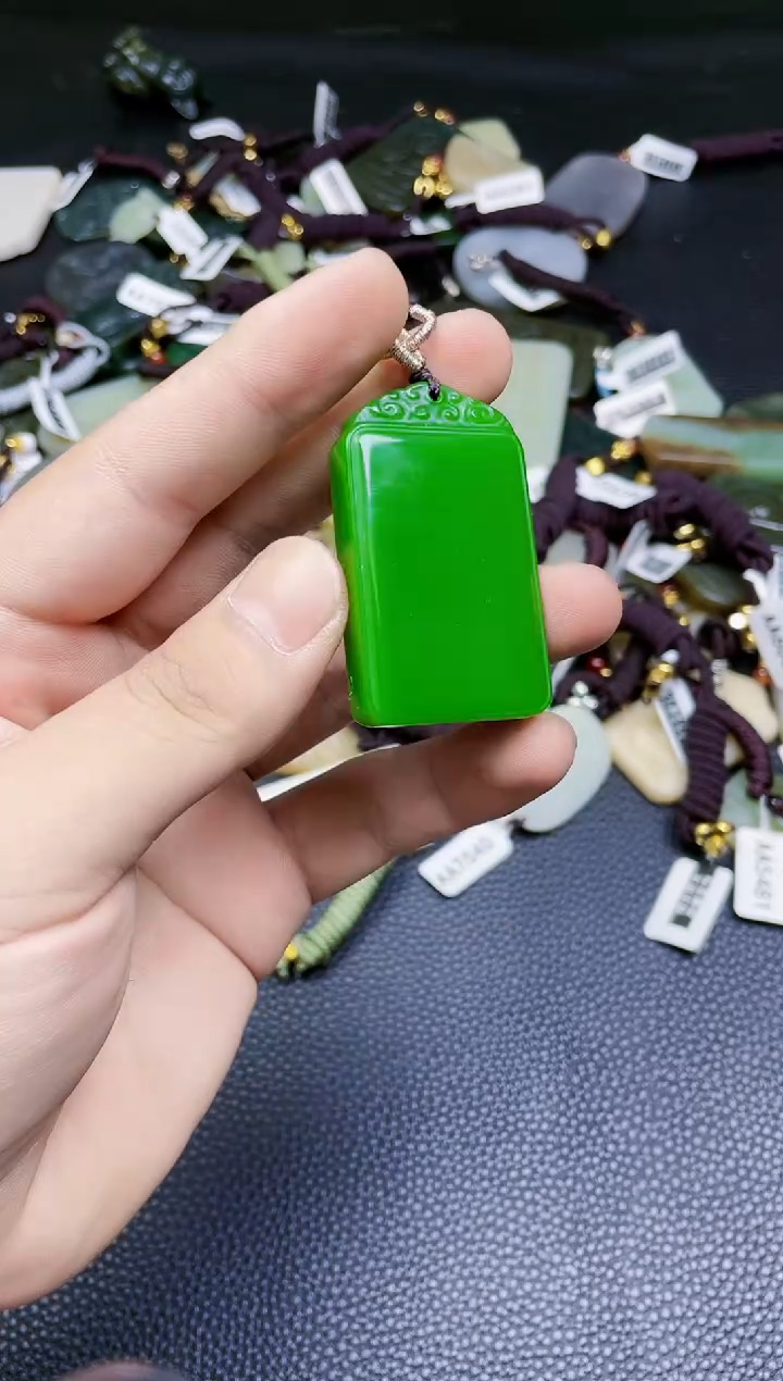 和田玉未镶嵌颈饰拍一发一拍一发一