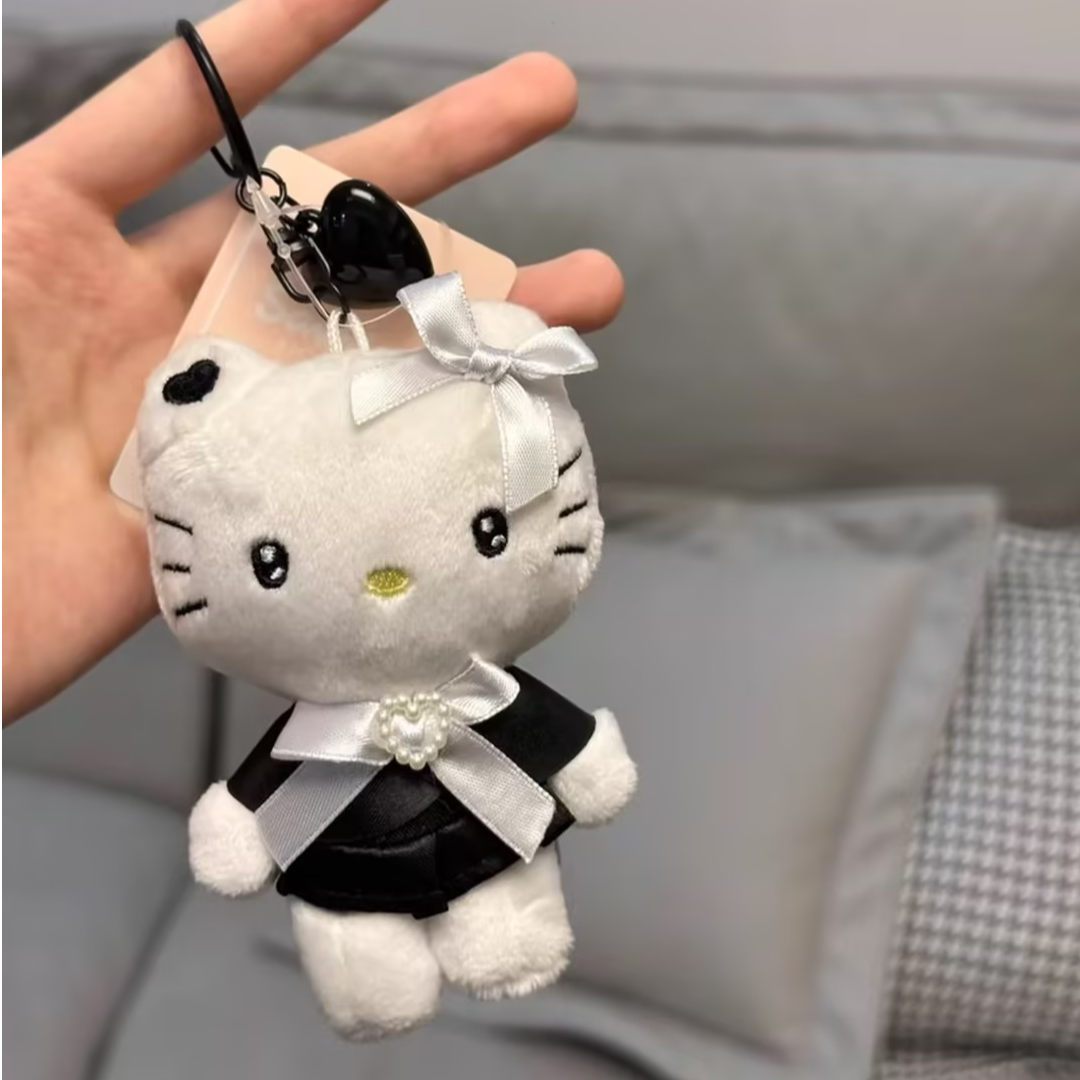 【首尔限定】Hello Kitty 黑色爱心钥匙扣玩偶