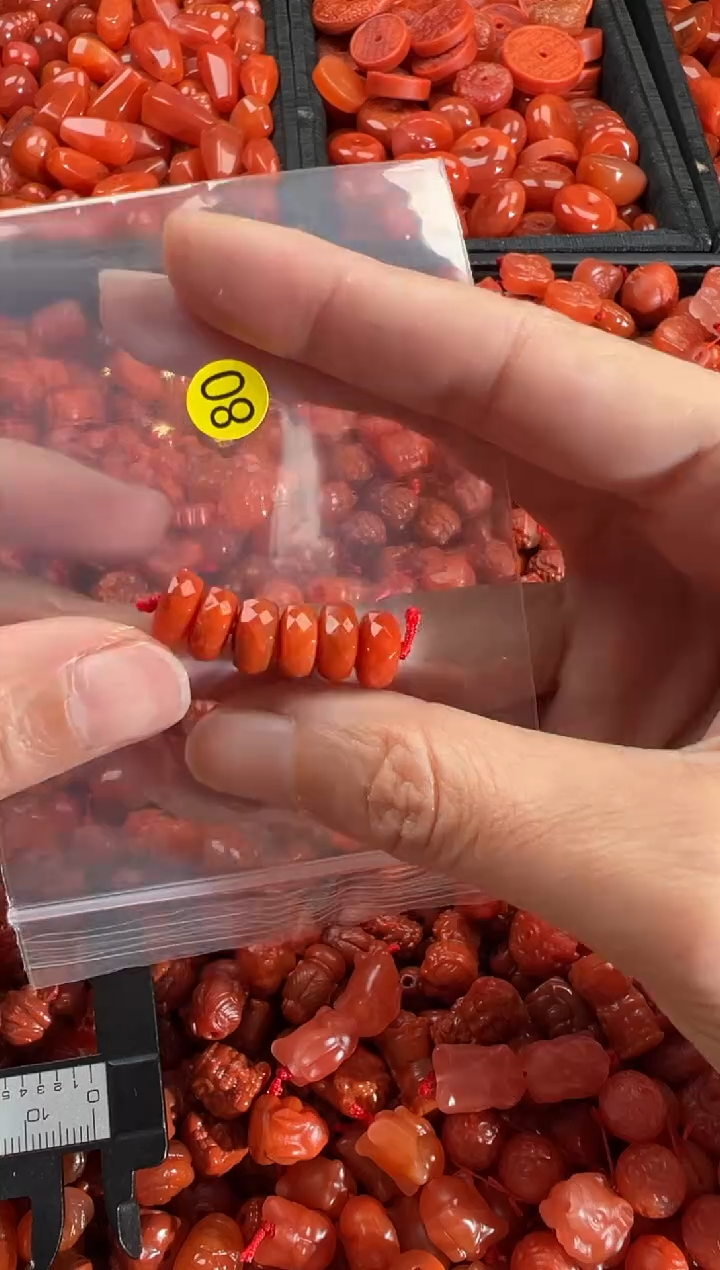 【闪购商品】南红玛瑙颈饰未镶嵌1