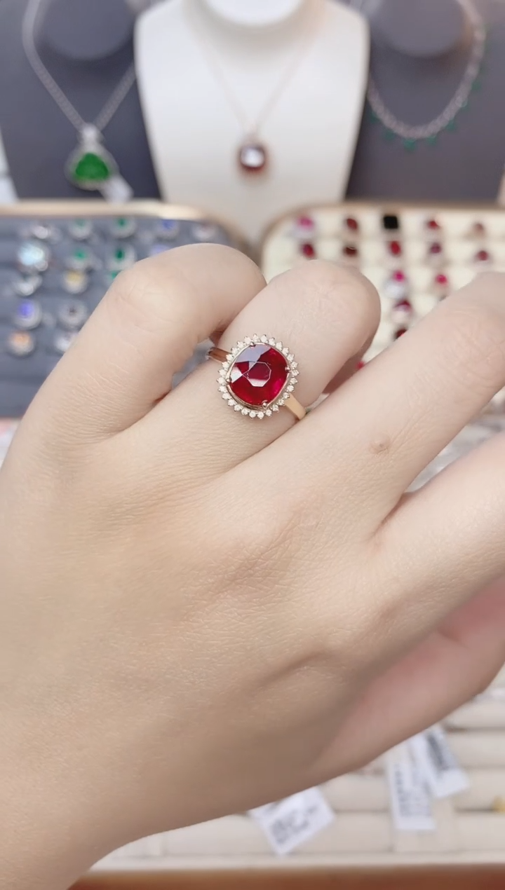 18K金镶嵌碧玺戒指碧玺3.1CT