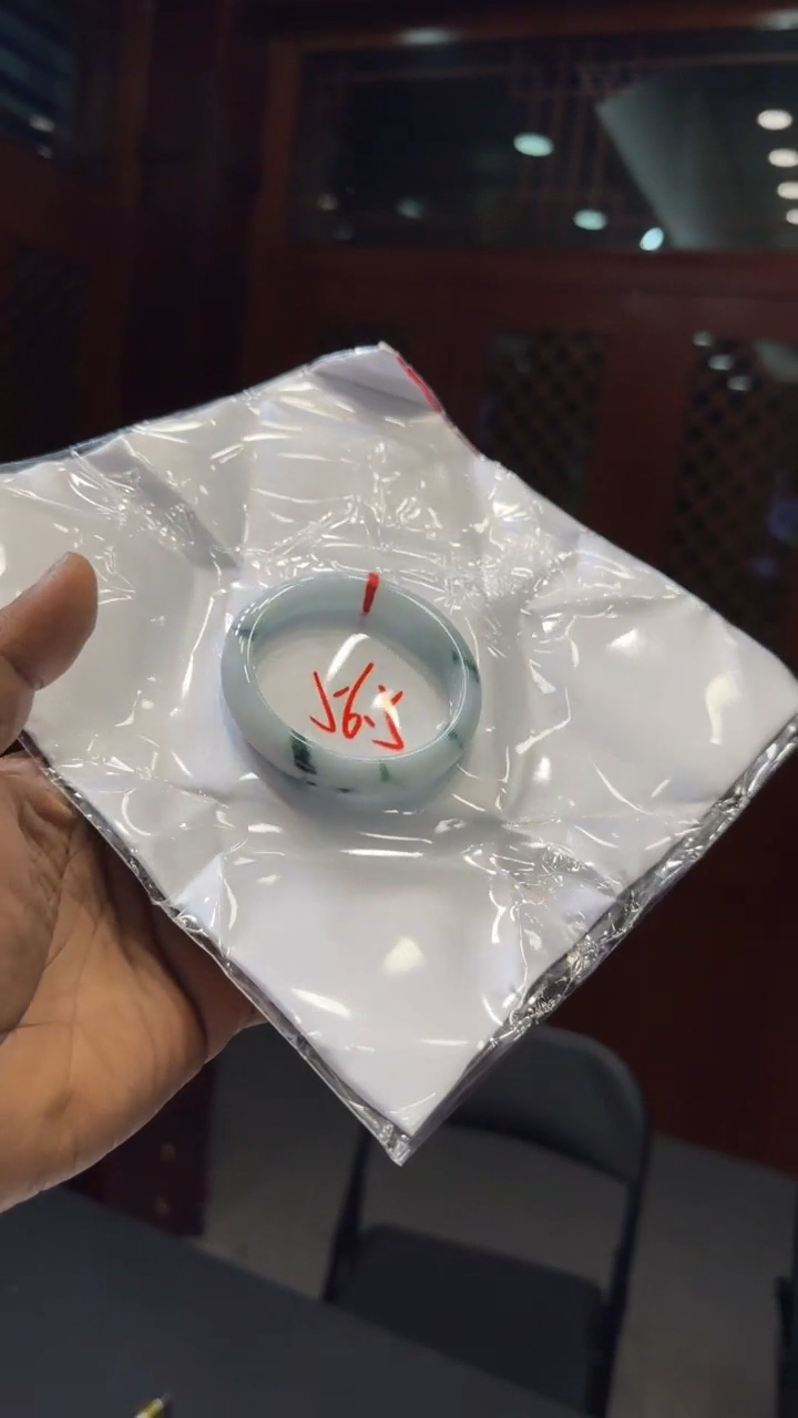 【闪购商品】翡翠手镯未镶嵌手镯